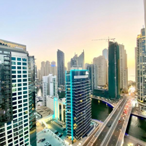 Studio Apartment Marina Dubai and sea view at 10mn from JBR beach & Metro Deluxe studio Apt for 4ppl late check-in & late check-Out